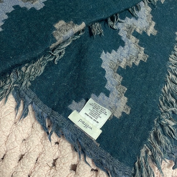 Wilfred scarf - Picture 2 of 3